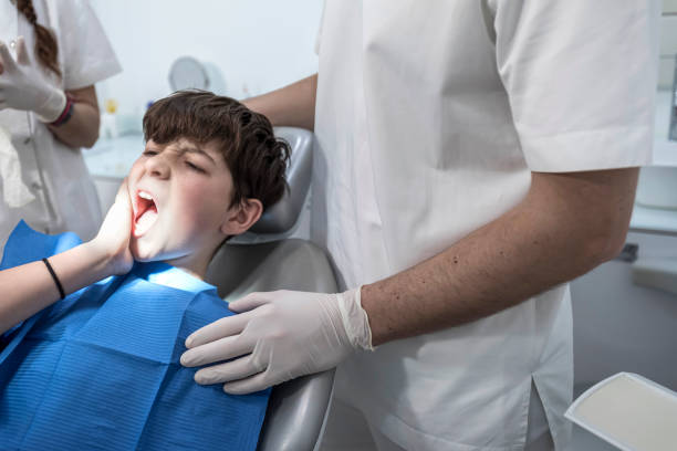 Best Emergency Tooth Extraction in Westwood Lakes, FL